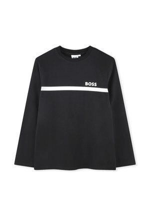 Zwart shirt met lange mouwen en een witte horizontale streep over de borst, met het "BOSS" logo aan de linkerkant boven de streep.