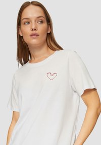 s.Oliver MIT RÜCKEN - T-Shirt print - weiß
