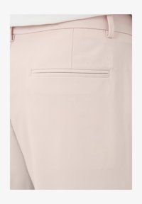 Non sélectionné, rose