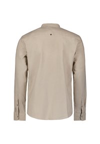 Langarmshirt van beige stof, met knoopjeskraag, rughalsdetail, ronde zoom en mouwmanchetten met knopen en zilverkleurige hardwareaccenten.