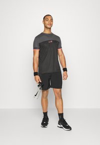 Endless SHORT ACE - Spordišortsid - black