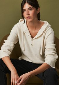 Next GEM BUTTON - Sweat à capuche - ecru cream