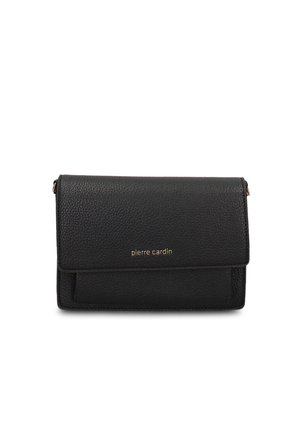 Pochette en cuir noir texturé avec fermeture à rabat et petit logo doré « pierre cardin » centré sur le devant.