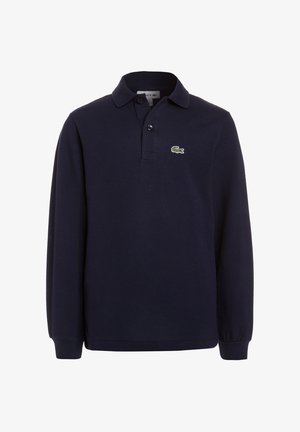 Polo bleu marine à manches longues avec col et patte à deux boutons, avec un petit logo crocodile vert sur la poitrine gauche.