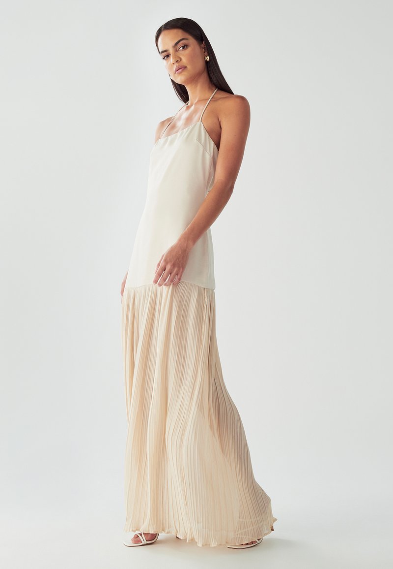 WILLA ELSA MAXI DRESS - Maxi dress - champagne/nude - Zalando