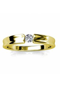 Gouden ring met een gepolijste afwerking, voorzien van een ronde diamant in het midden. De band heeft een gebogen ontwerp en een kleine hartgraveerplek aan de binnenkant.