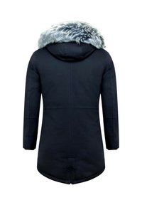 Donkere marineblauwe parka met een zachte, grijze, faux fur capuchon. Heeft een mid-lengte ontwerp en lange mouwen, gestructureerde stof en een gebogen zoom.
