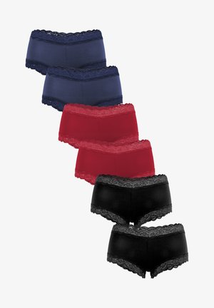Jersey-Boyshorts aus Baumwollmischung in Marineblau, Rot und Schwarz, mit dekorativem Spitzenbesatz am Bund. Glatte Textur, klassischer Schnitt und ohne sichtbare Hardware.
