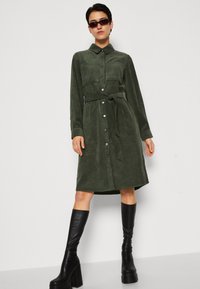 ONLY ONLMERLE DRESS - Abito a camicia - duffel bag