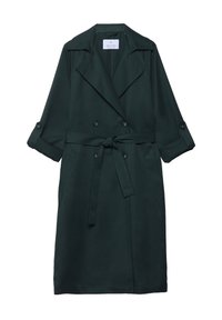 Długi, ciemnozielony płaszcz trenchowy wykonany z gładkiego materiału, z podwójnymi guzikami, szerokimi klapami, paskiem w talii i bocznymi kieszeniami.
