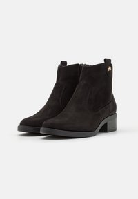 anna field bottines