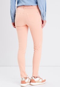 Cache Cache 5-POCKET - Jeans Skinny Fit - rose poudrée