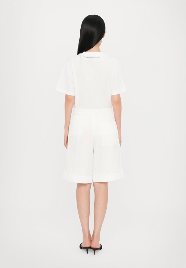 MAIELLA - Shorts - weiss2