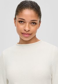 QS MIT ROLLSAUMBLENDE - Strickpullover - ecru