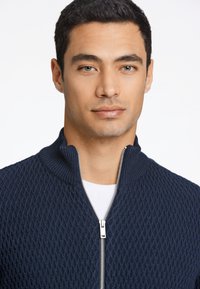 Lindbergh O-NECK STRUCTURE - Tröja med dragkedja - navy