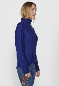 Koroshi - Sweter