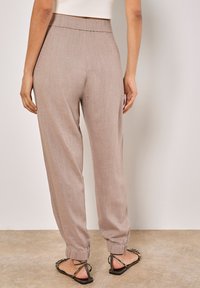 Apricot Pantaloni - brown