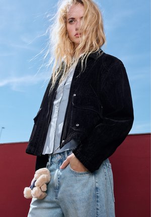 PULL&BEAR, VELVET EFFECT - DENIM JACKET - Veste en jean - black