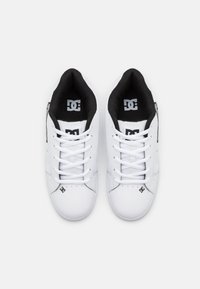 DC Shoes NET UNISEX - Sapatilhas - white/battleship