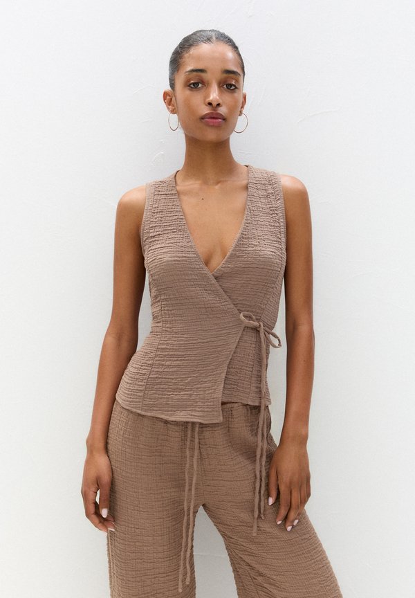 CREASED EFFECT CROSSOVER - Weste