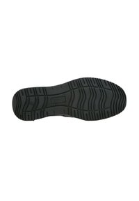 Suola di scarpa in gomma nera con un motivo testurizzato, caratterizzato da scanalature profonde e creste per trazione e stabilità. Design piatto senza marchio visibile.