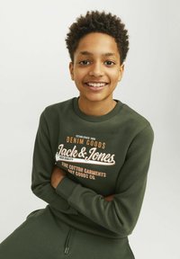 Jack & Jones Junior JJELOGO CREW - Mikina - kombu green