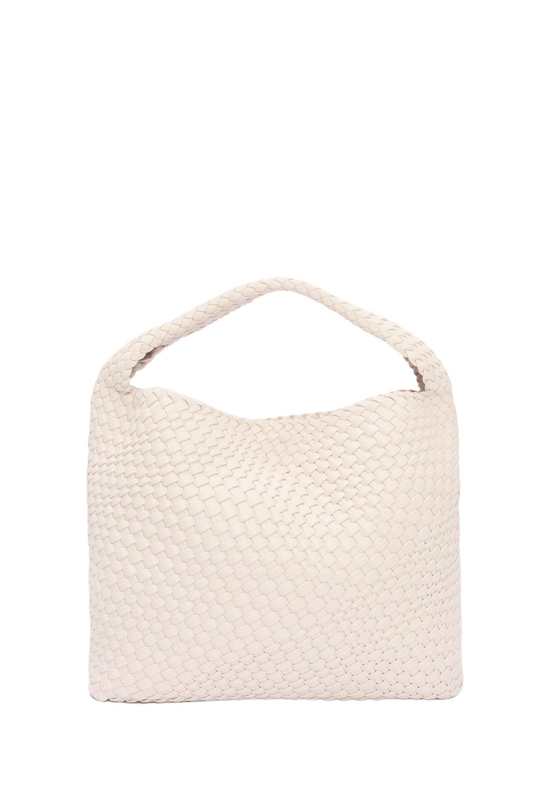 Bolso de cuero blanco trenzado con un asa curvada, forma suave y superficie texturizada. Presenta un diseño minimalista sin herrajes visibles.