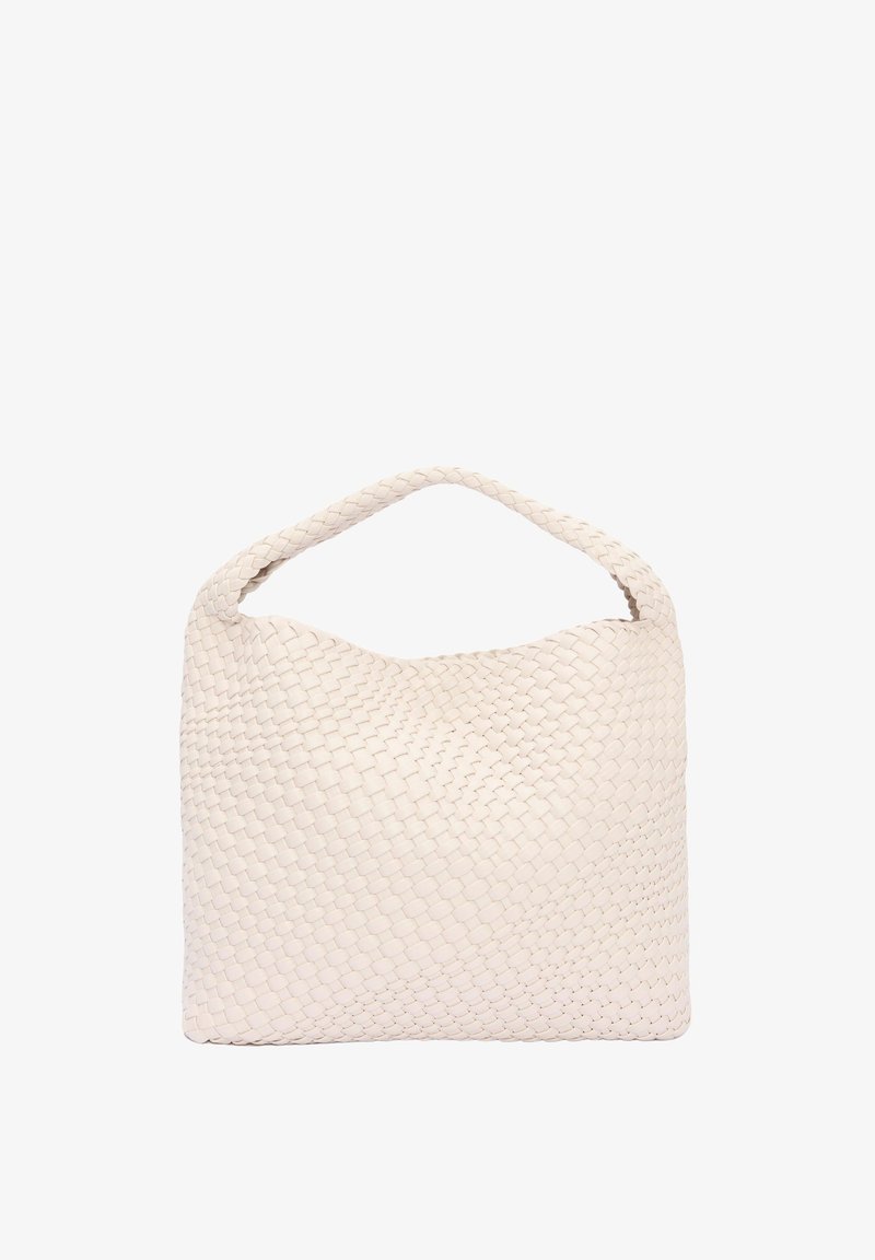 Geweven witte leren tas met een gebogen handvat, zachte vorm en textuur oppervlak. Heeft een minimalistisch ontwerp zonder zichtbare bevestigingsmiddelen.