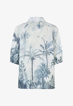 Lengvas baltas marškinėliai su gamtos raštu mėlynos spalvos, puikuojantys palmėmis ir dramblio dizainu. Klasikinis apykaklė ir trumpomis rankovėmis.