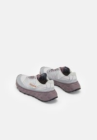 NNormal TOMIR 1.0 UNISEX - Trail hardloopschoenen - grey