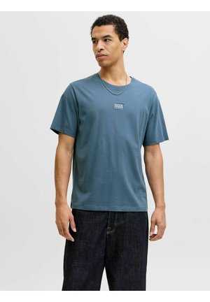 - T-shirt z nadrukiem