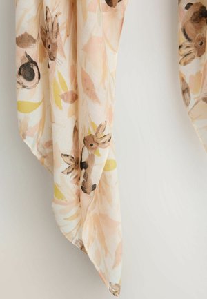 Lengvas šalikas, kuriame vaizduojamas pastelinis gėlių raštas su triušiais. Spalvos: kreminė, švelniai rožinė, geltona ir ruda. Lygus paviršius.