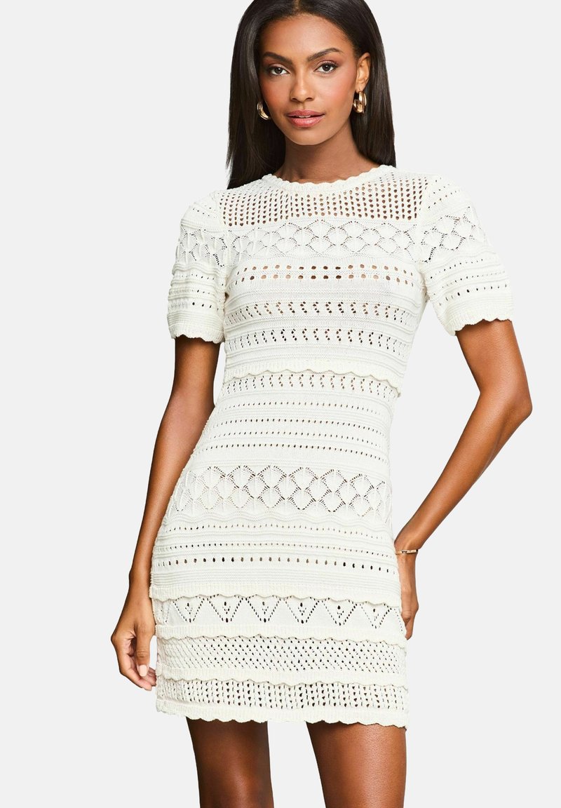 Lipsy SHORT SLEEVE SUMMER MINI - Pouzdrové šaty - white