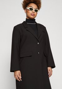 Vero Moda Curve VMCLAIR LONG  - Klassisk frakke - black