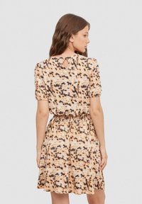 INSIDE MINI ESTAMPADO - Vestido ligero - beige