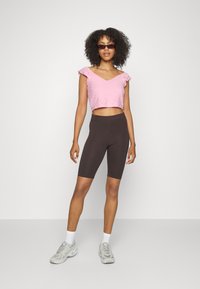 Vero Moda VMTASSA CROP - T-shirt estampada - prism pink