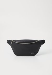 Zwarte nylon heuptas met een slank ontwerp, voorzien van een zilveren rits, logoaccent en gevoerde zijkanten voor comfort. Ideaal voor casual gebruik.