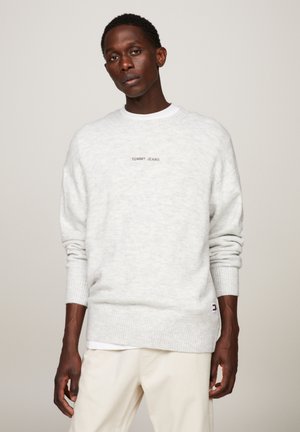 Bxy Graphic Flag Crew Pj4 Silver Grey Htr main image 1