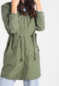 Lee Parka - olive