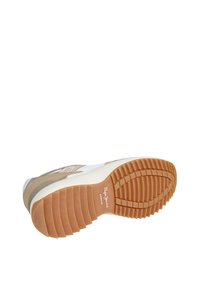 Beži jala beige ja valge spordijalats, millel on tekstuuriga kummine disain ja nähtav bränd "Pepe Jeans".