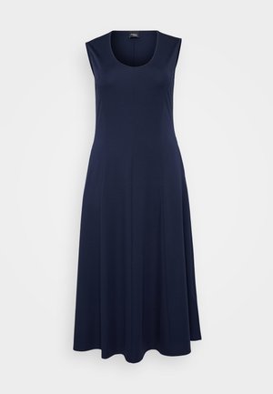 Marineblå ermeløs kjole med rund hals, flytende silhuett og myk stoff, designet for en komfortabel passform. Lengden når midt på leggen.