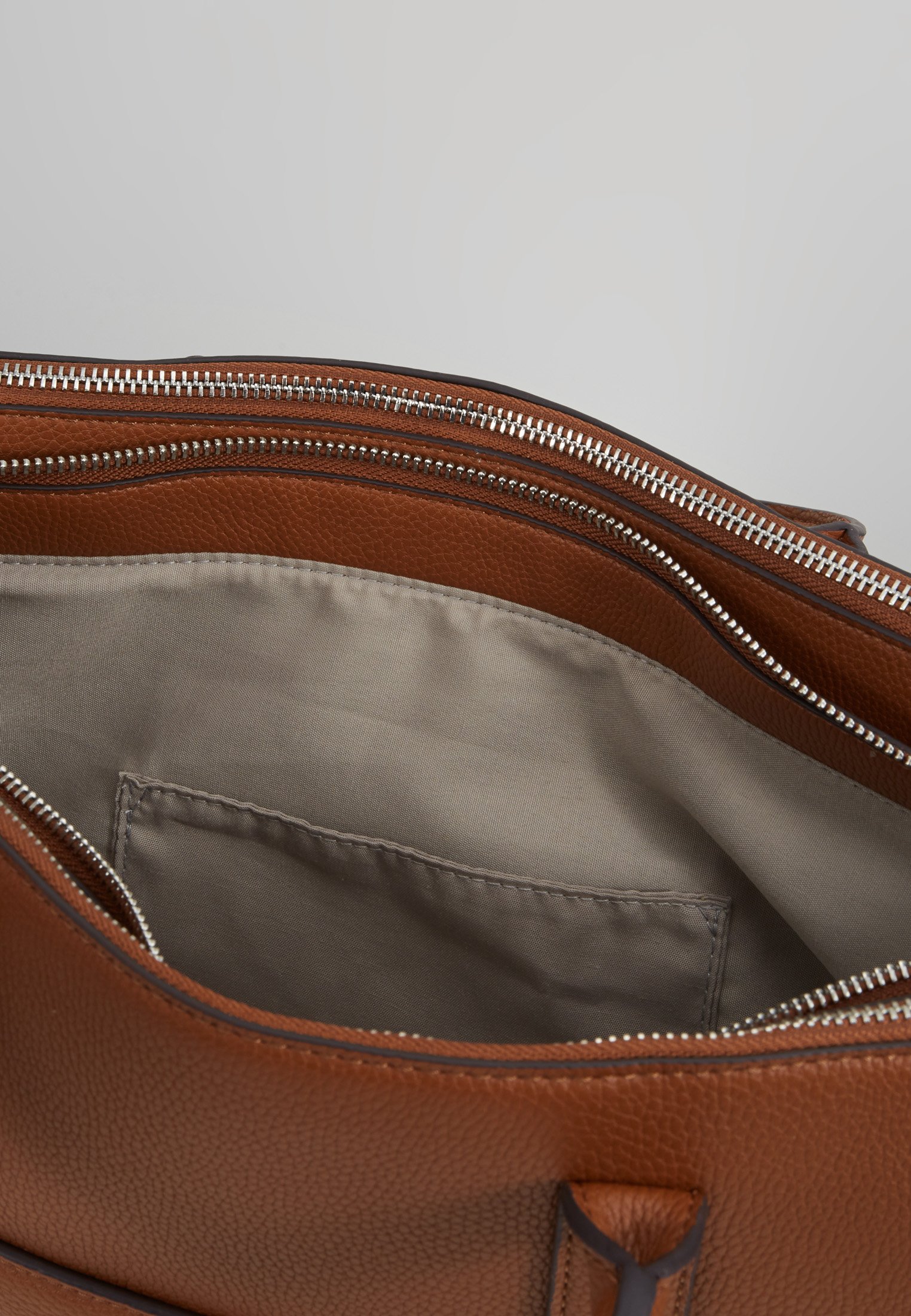comma PURE ELEGANCE HANDBAG Stresskoffert cognackonjakk comma PURE ELEGANCE SHOULDERBAG Skulderveske cognac