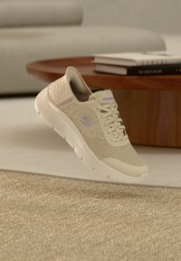 Unausgewählt, off white