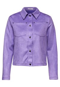 Veste en suède violet avec un col, deux poches poitrine, fermeture à boutons et boutons-pression noirs. Texture lisse au design élégant.