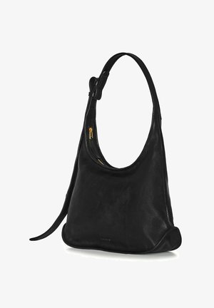 Bolso de hombro de cuero negro con una silueta redondeada, textura suave y una sola correa. Presenta un bolsillo con cremallera y herrajes dorados.