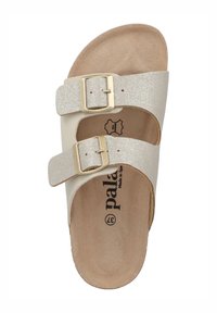 Helle beige Rutsch-Sandale mit zwei verstellbaren, glitzernden Riemen und einem konturierten Fußbett, ausgestattet mit einer glatten, strukturierten Innensohle.