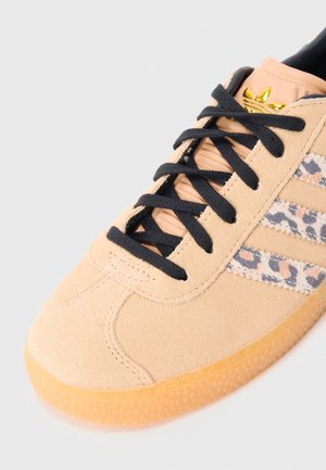 Sneakers - beige