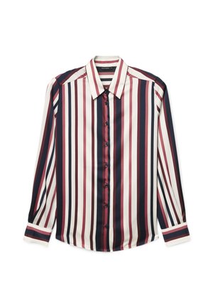 Chemise à manches longues boutonnée avec des rayures verticales bleu marine, blanc et bordeaux, dotée d'un col pointu et de poignets boutonnés.