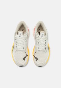 Puma VELOCITY NITRO 3  - Zapatillas running asfalto - vapor gray/sun stream/sunset glow