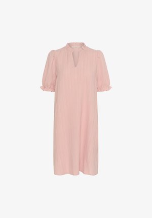 Ružičasta haljina s kratkim rukavima sa okruglim izrezom, detaljem u obliku ključanice i naglašenim ramenima. Izrađena je od lagane, teksturirane tkanine.